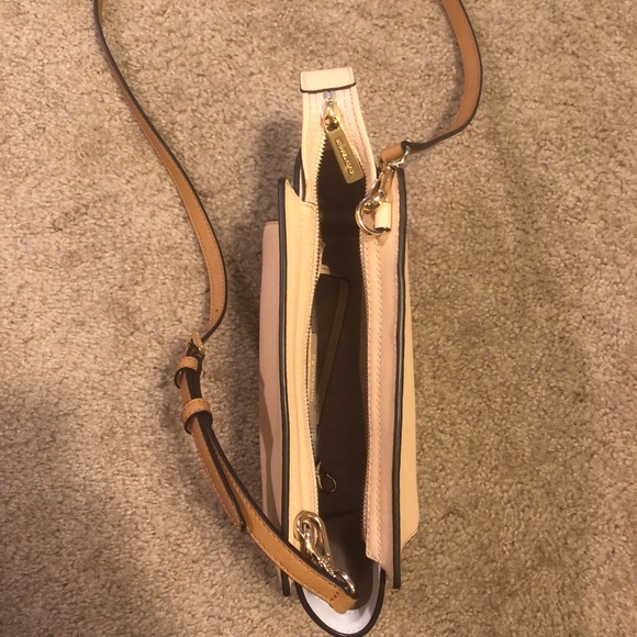 Michael Kors crossbody handbag - Picture 3 of 5